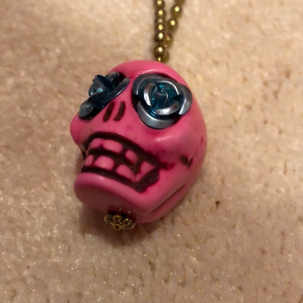 Cute pink skull rose necklace!!!